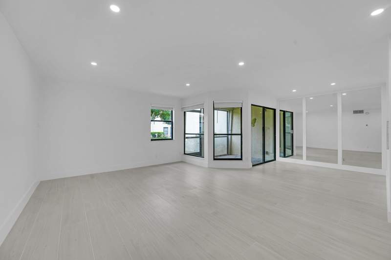 2 bedroom Condominium at 3373 Lucerne Park Drive, Lucerne Park Condos 1, Greenacres — photo 2