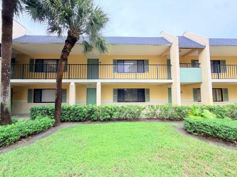 907 Meadows Circle, Boynton Beach FL - photo 16 of 17