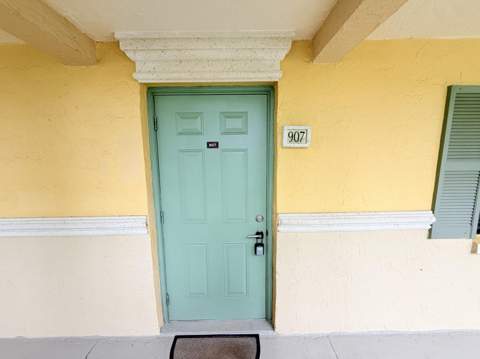 907 Meadows Circle, Boynton Beach FL - photo 17 of 17