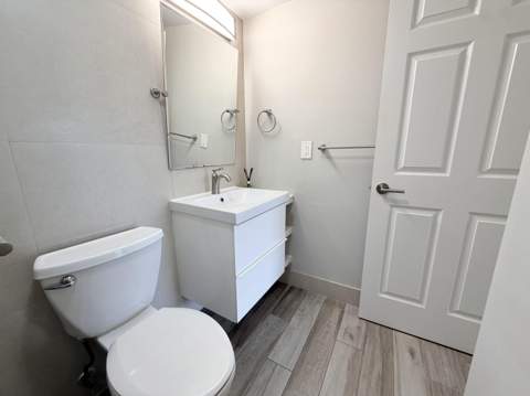 907 Meadows Circle, Boynton Beach FL - photo 9 of 17