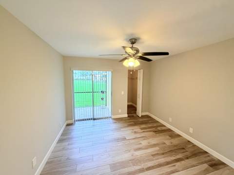 907 Meadows Circle, Boynton Beach FL - photo 10 of 17