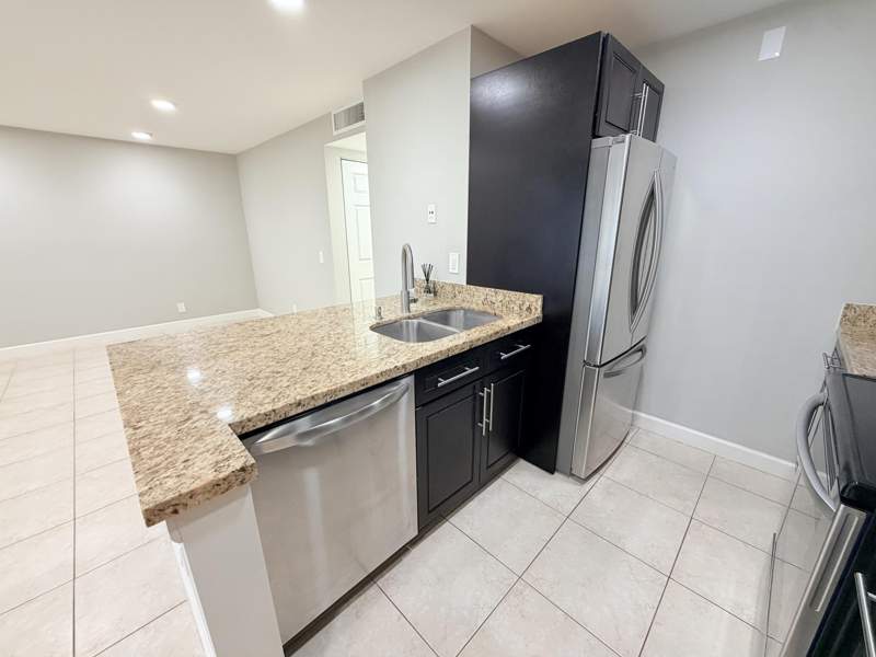 2 bedroom Condominium at 907 Meadows Circle, Meadows On The Green Condo, Boynton Beach — photo 4
