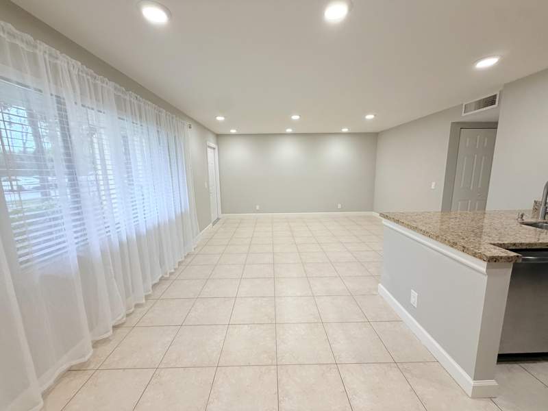 2 bedroom Condominium at 907 Meadows Circle, Meadows On The Green Condo, Boynton Beach — photo 2