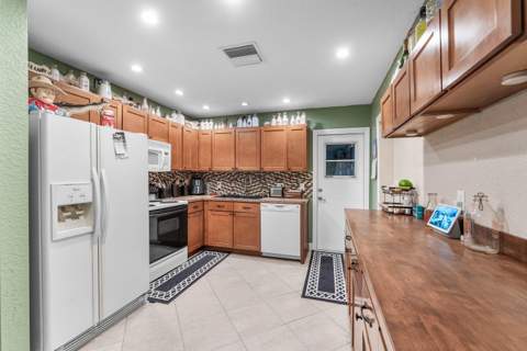 7416 Cocoanut Drive, Greenacres FL - photo 9 of 20