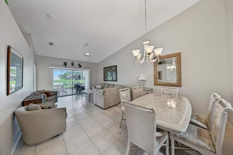 8464 Logia Circle, Boynton Beach FL - photo 10 of 38