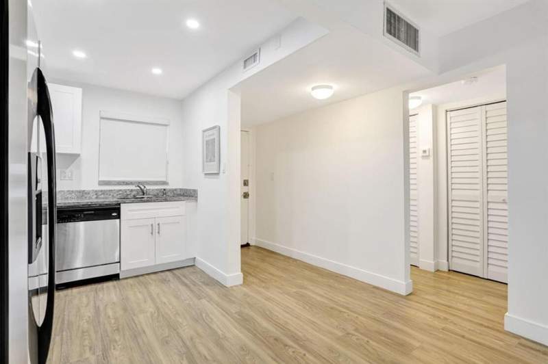 1 bedroom Condominium at 6507 Winfield Boulevard #110-C, Margate Village Phase II Condo, Margate — photo 4
