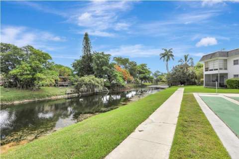 6507 Winfield Boulevard #110-C, Margate FL - photo 24 of 27