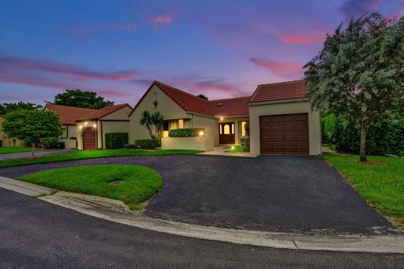 3 bedroom Single Family Residence at 2001 Maplewood Drive, Maple Wood Villas, Coral Springs — photo 2