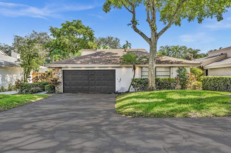 3 bedroom Single Family Residence at 136 Greens Road, Greens Of Emerald Hills, Hollywood — photo 2