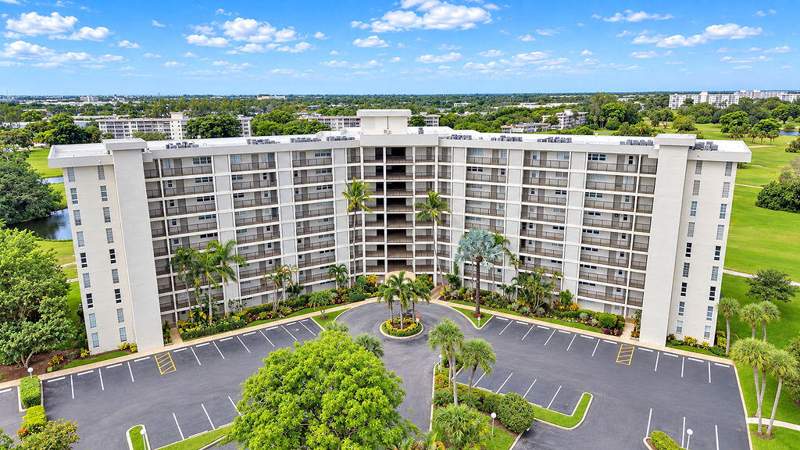 2 bedroom Condominium at 2681 S Course Drive #809, No 22 Palm-Aire Country Club, Pompano Beach — photo 2