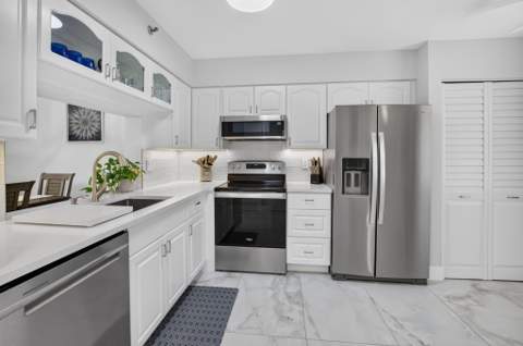 7310 Ashford Place #205, Delray Beach FL - photo 11 of 58
