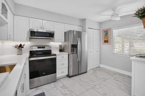 7310 Ashford Place #205, Delray Beach FL - photo 12 of 58