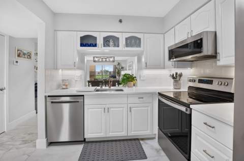 7310 Ashford Place #205, Delray Beach FL - photo 13 of 58