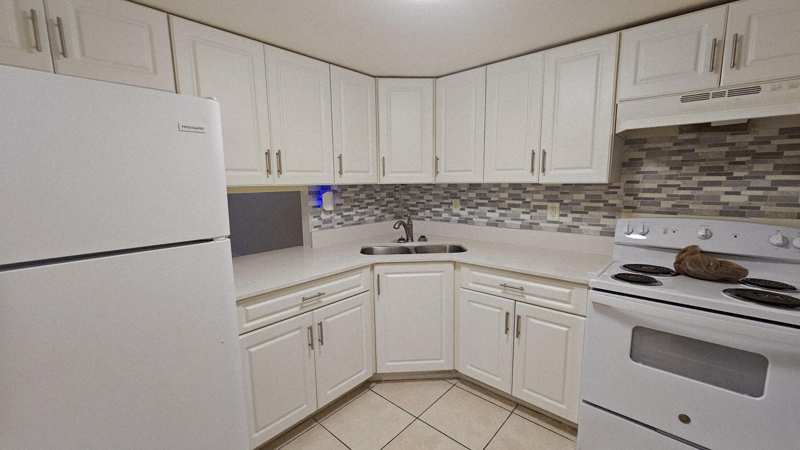 1 bedroom Condominium at 4200 NW 3rd Court #122, Village Green Condo, Plantation — photo 1