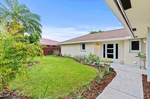 6866 Paul Mar Drive, Lake Worth FL - photo 14 of 32