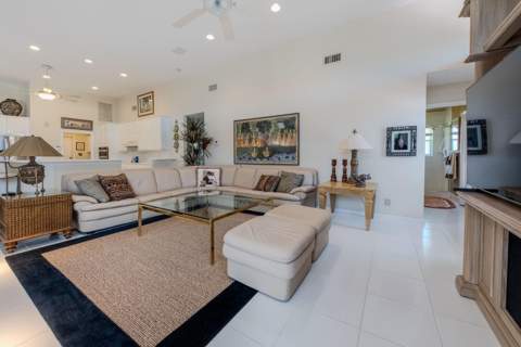 10903 Bal Harbor Drive, Boca Raton FL - photo 13 of 32
