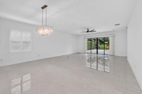 2948 Gin Berry Way, West Palm Beach FL - photo 11 of 32