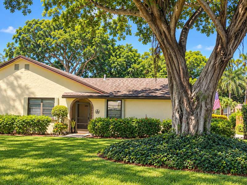 2 bedroom Villa at 23349 Barlake Drive, Lakes Of Boca Barwood 1, Boca Raton — photo 2