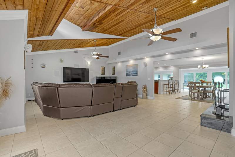 6 bedroom Single Family Residence at 15862 121st Terrace, Jupiter Farms, Jupiter Farms — photo 5