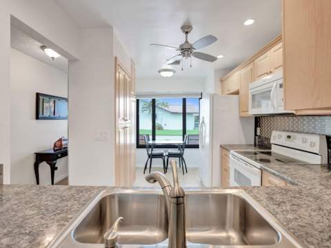 2085 SW 15th Place, Deerfield Beach FL - photo 10 of 62