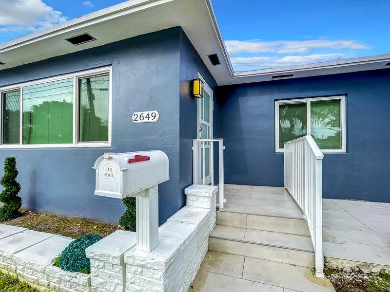 3 bedroom Single Family Residence at 2649 Johnson Street, Hollywood Terrace, Hollywood — photo 1