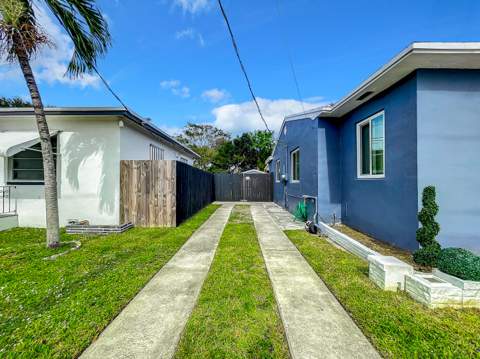 2649 Johnson Street, Hollywood FL - photo 14 of 60