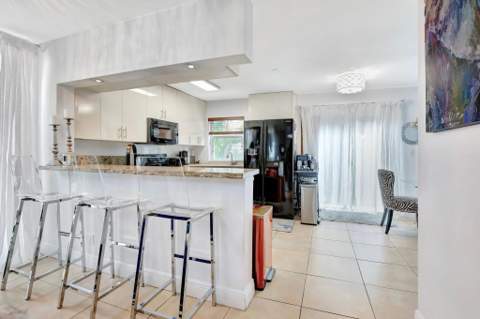 9919 NW 2nd Street, Plantation FL - photo 9 of 32