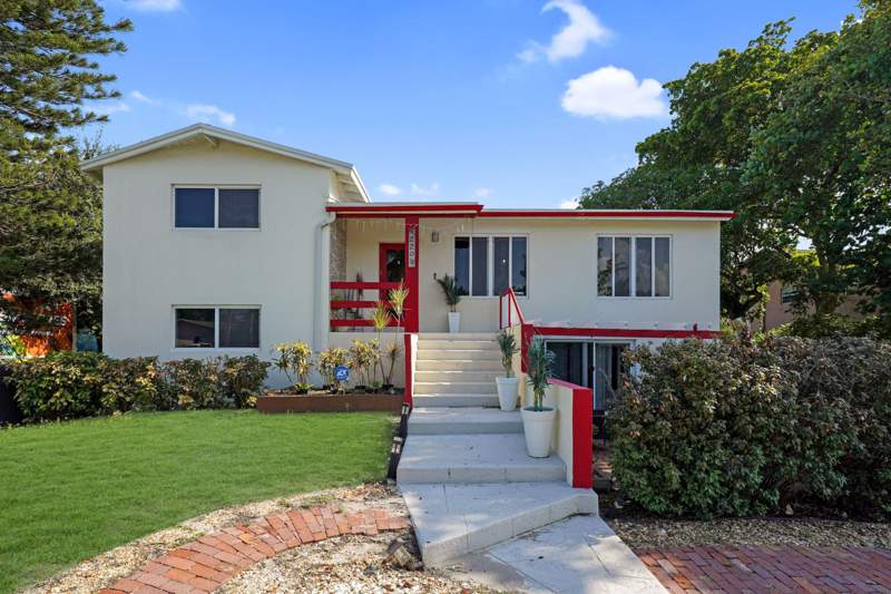 4 bedroom Single Family Residence at 220 NW 42nd Street, Prospect Gardens, Oakland Park — photo 2