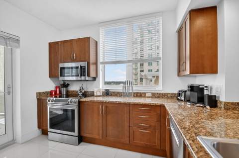 350 N Federal Highway #605, Boynton Beach FL - photo 12 of 32