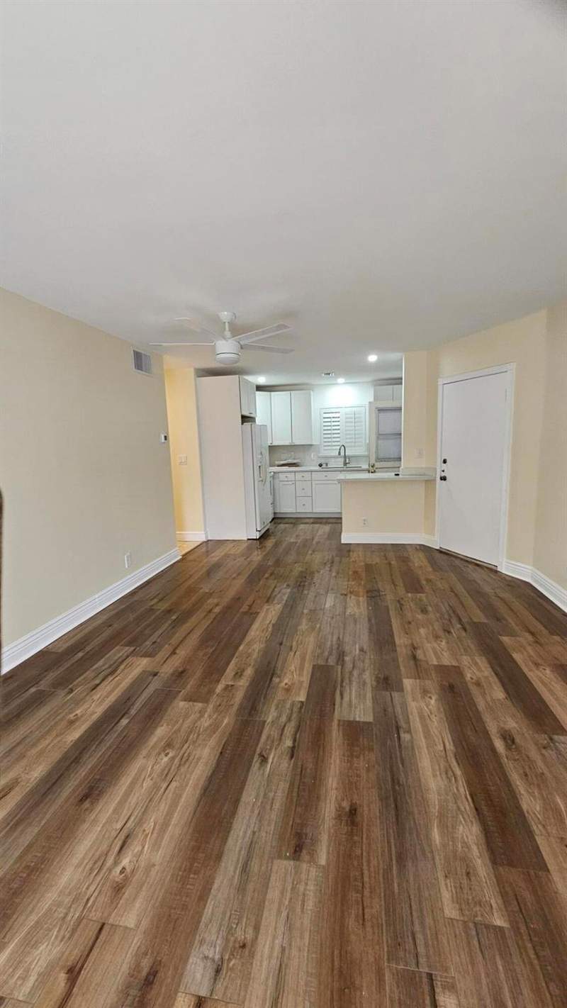 2 bedroom Condominium at 10821 N Military Trail #4, Trails End Villas Inc Condo, Palm Beach Gardens — photo 2