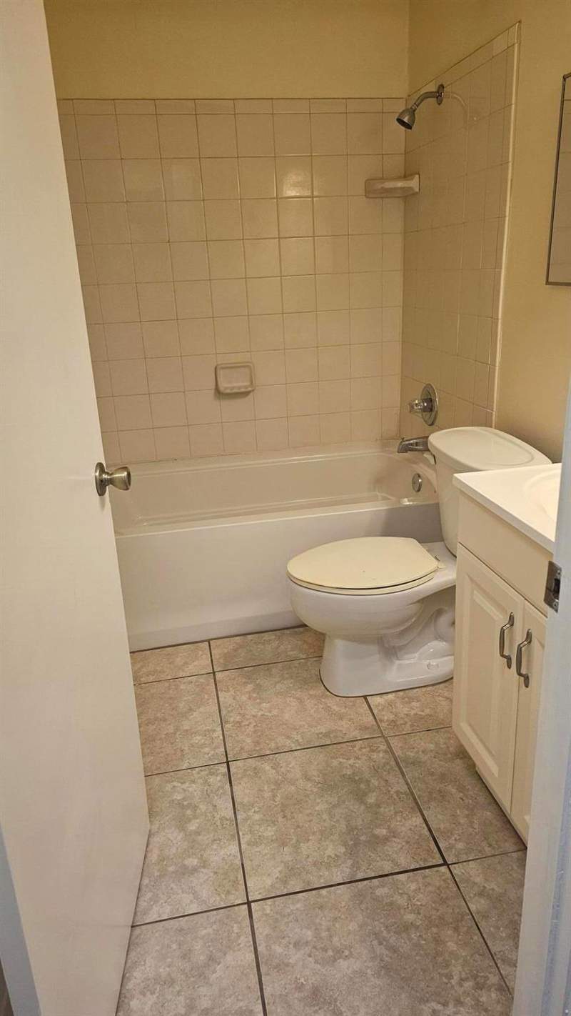2 bedroom Condominium at 10821 N Military Trail #4, Trails End Villas Inc Condo, Palm Beach Gardens — photo 5