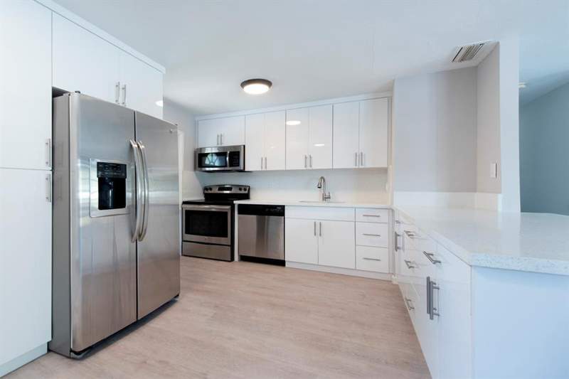 4 bedroom Single Family Residence at 2380 NE 8th Avenue, Pompano Golf Estates 1st, Pompano Beach — photo 2