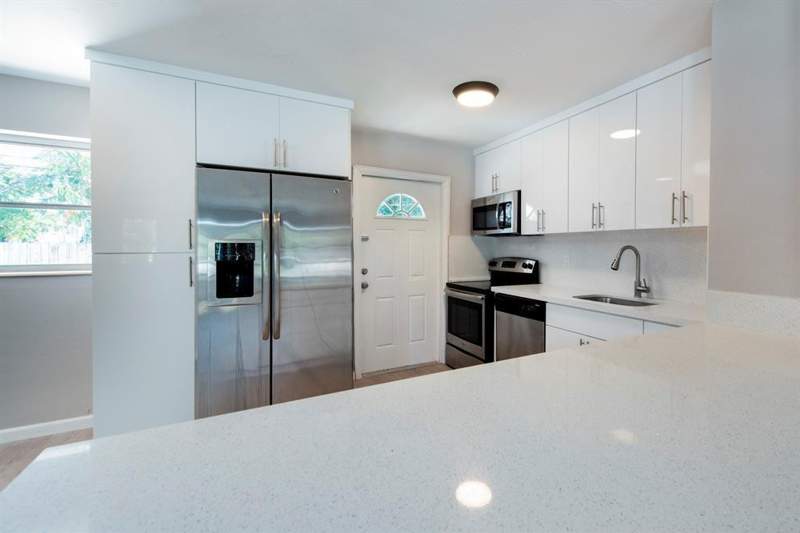 4 bedroom Single Family Residence at 2380 NE 8th Avenue, Pompano Golf Estates 1st, Pompano Beach — photo 3