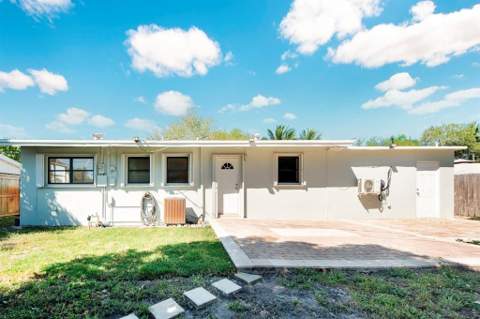 2380 NE 8th Avenue, Pompano Beach FL - photo 19 of 20
