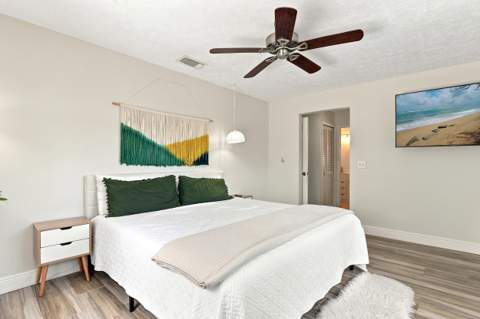 2526 SE Victory Avenue, Port St. Lucie FL - photo 17 of 50