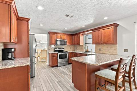 2526 SE Victory Avenue, Port St. Lucie FL - photo 11 of 50