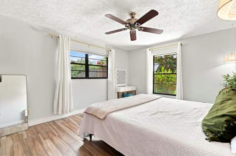 2526 SE Victory Avenue, Port St. Lucie FL - photo 19 of 50