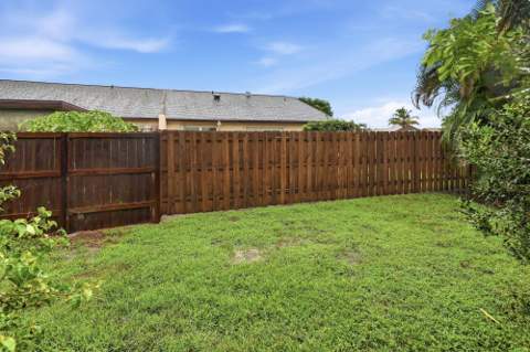 8501 Blue Cypress Drive, Lake Worth FL - photo 21 of 26