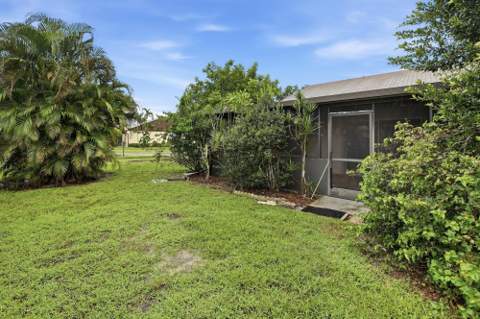 8501 Blue Cypress Drive, Lake Worth FL - photo 22 of 26