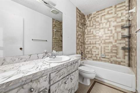 8501 Blue Cypress Drive, Lake Worth FL - photo 10 of 26