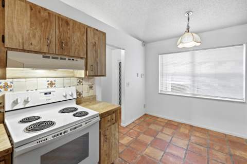 8501 Blue Cypress Drive, Lake Worth FL - photo 7 of 26