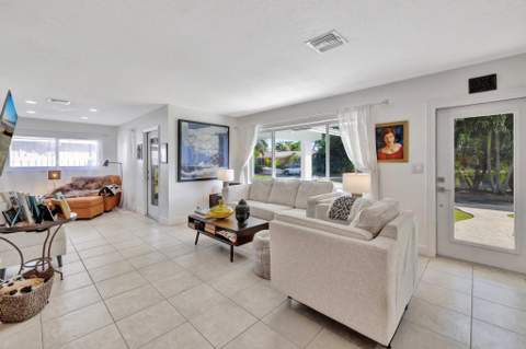 613 NE 25th Avenue, Pompano Beach FL - photo 11 of 65