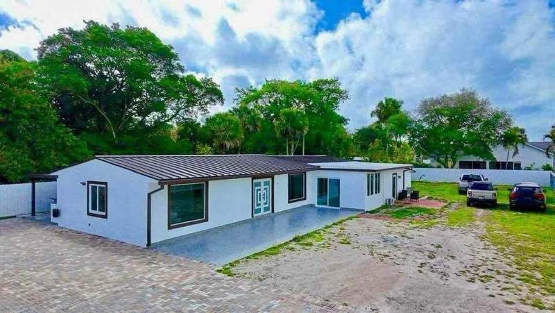 4 bedroom Single Family Residence at 696 Arlington Drive, West Palm Beach, West Palm Beach — photo 3