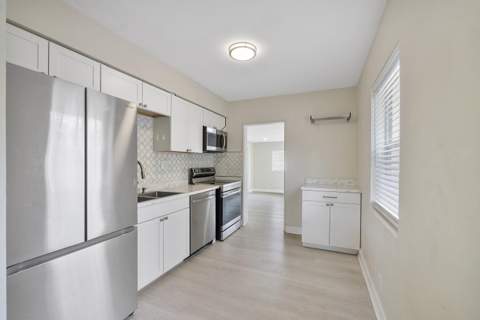 1645 NE 16th Avenue, Fort Lauderdale FL - photo 6 of 36
