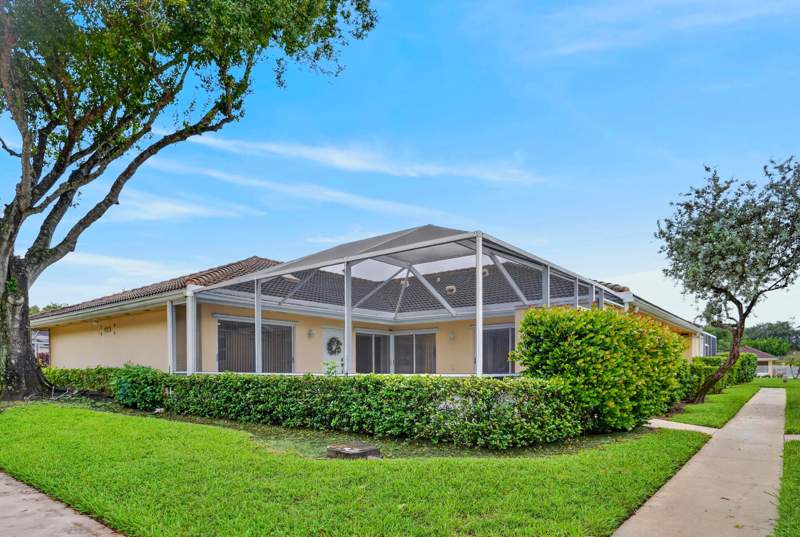 2 bedroom Townhouse at 9197 Sun Terrace Circle #A, Sunterrace At The Gardens, Palm Beach Gardens — photo 2