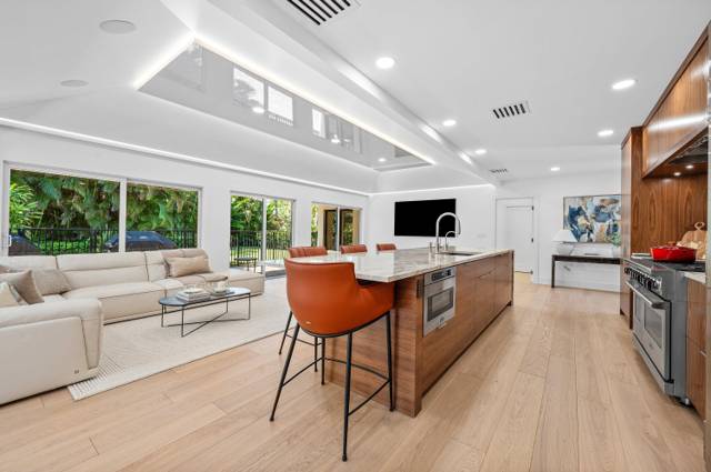 16 Little Pond Road, home for sale in Manalapan