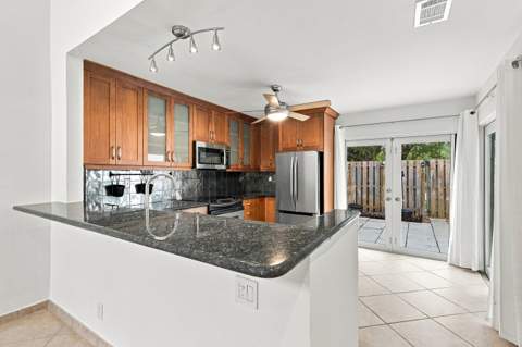 341 City View Drive, Fort Lauderdale FL - photo 9 of 40