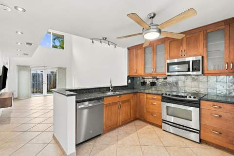 341 City View Drive, Fort Lauderdale FL - photo 12 of 40