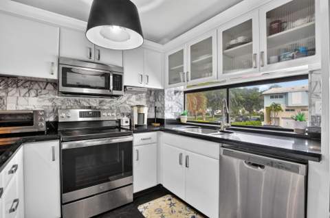 884 SE 19th Avenue #10, Deerfield Beach FL - photo 19 of 71