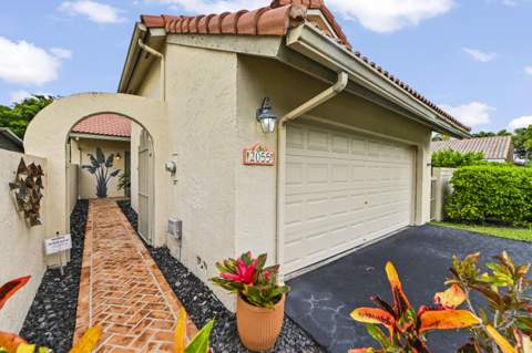 2055 NW 15th Place, Delray Beach FL - photo 6 of 33